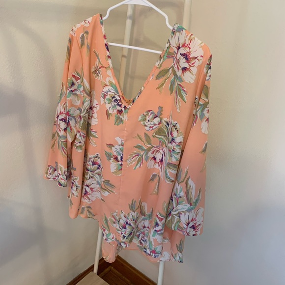 Plus Size Top - Picture 3 of 6